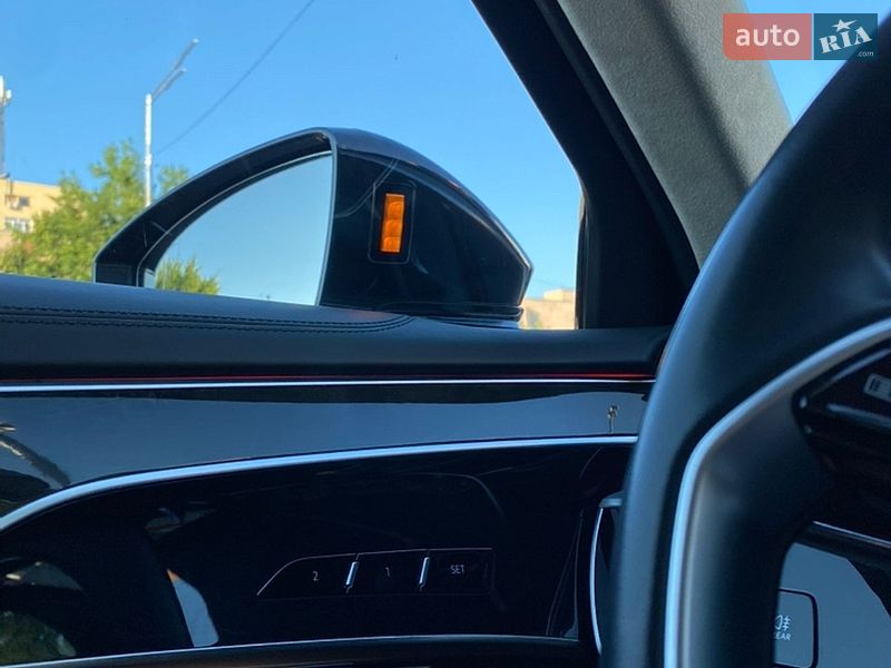 Седан Audi A8 2017 в Киеве