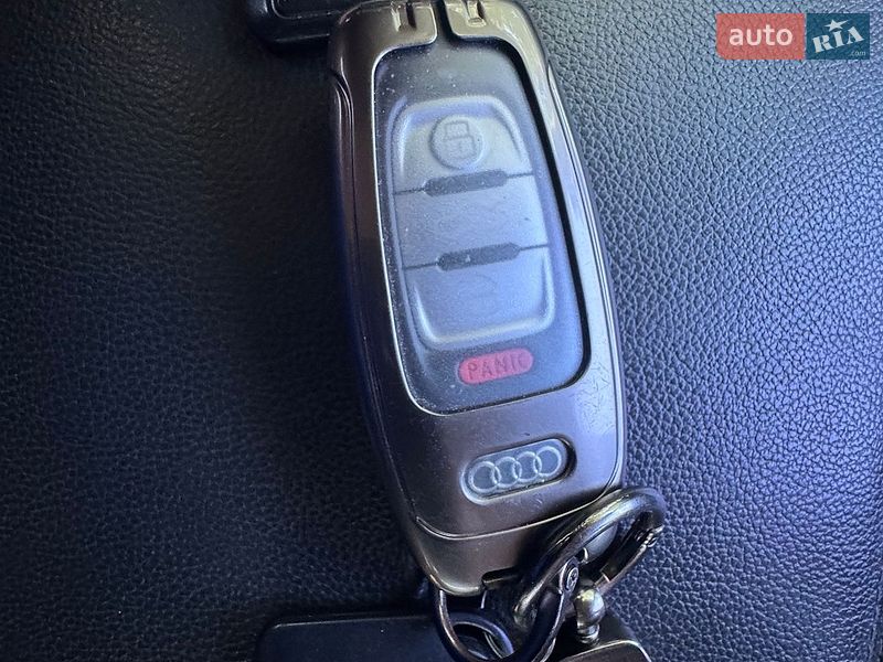 Седан Audi A8 2012 в Каменском