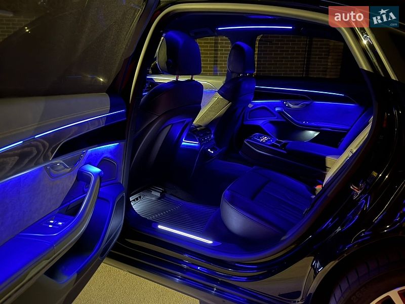 Седан Audi A8 2021 в Вінниці