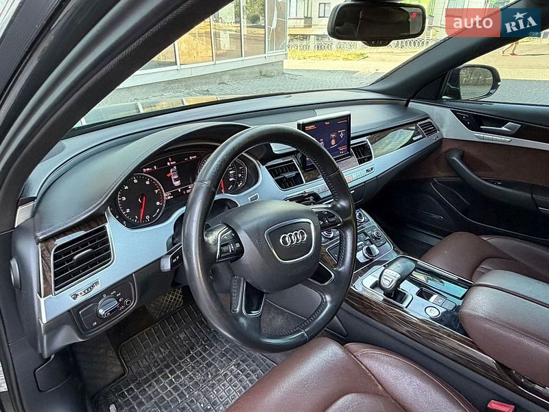 Седан Audi A8 2013 в Рівному