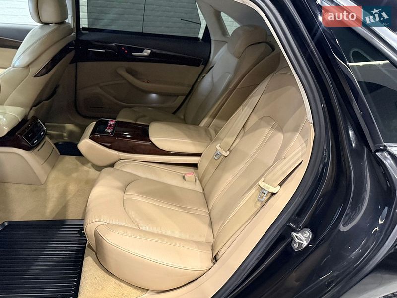 Седан Audi A8 2012 в Одессе