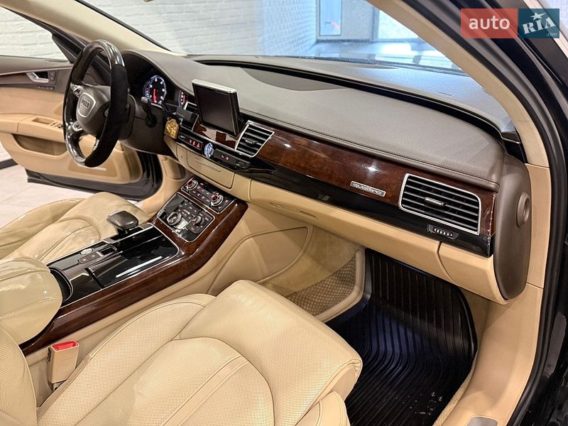 Седан Audi A8 2012 в Одессе