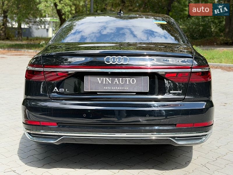 Седан Audi A8 2018 в Тернополі