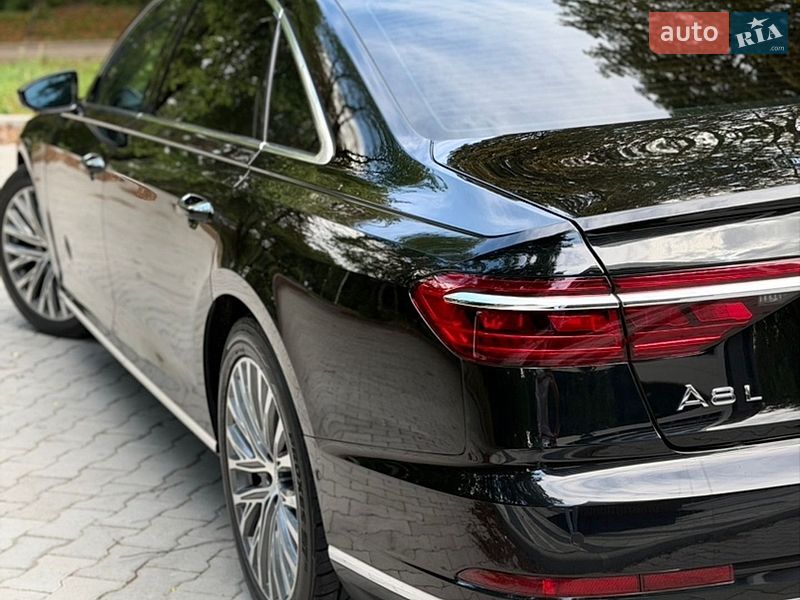 Седан Audi A8 2018 в Тернополі