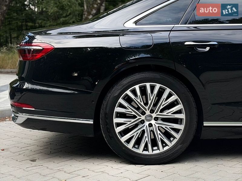 Седан Audi A8 2018 в Тернополі