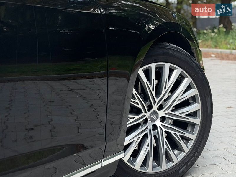 Седан Audi A8 2018 в Тернополі