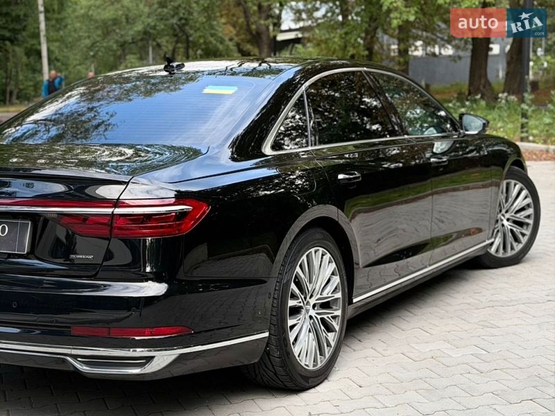 Седан Audi A8 2018 в Тернополі