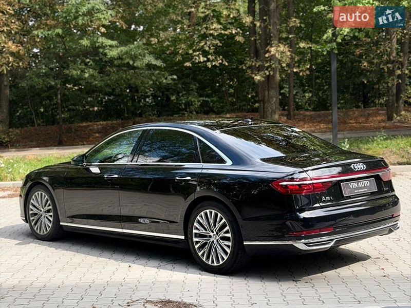 Седан Audi A8 2018 в Тернополі