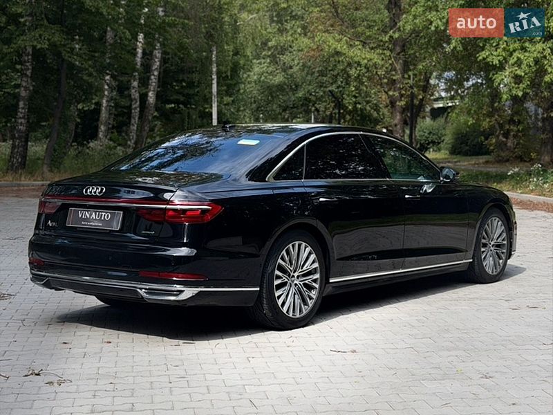 Седан Audi A8 2018 в Тернополі