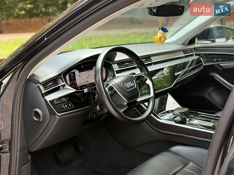 Седан Audi A8 2018 в Тернополі