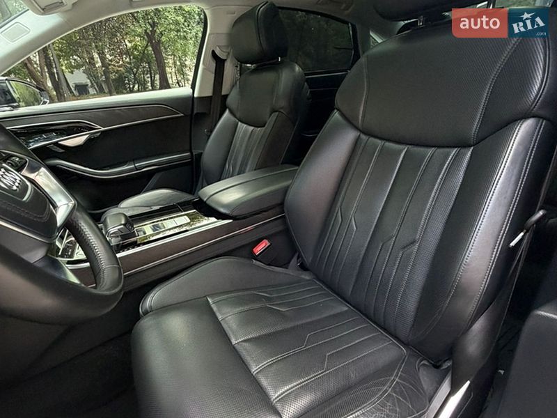 Седан Audi A8 2018 в Тернополі
