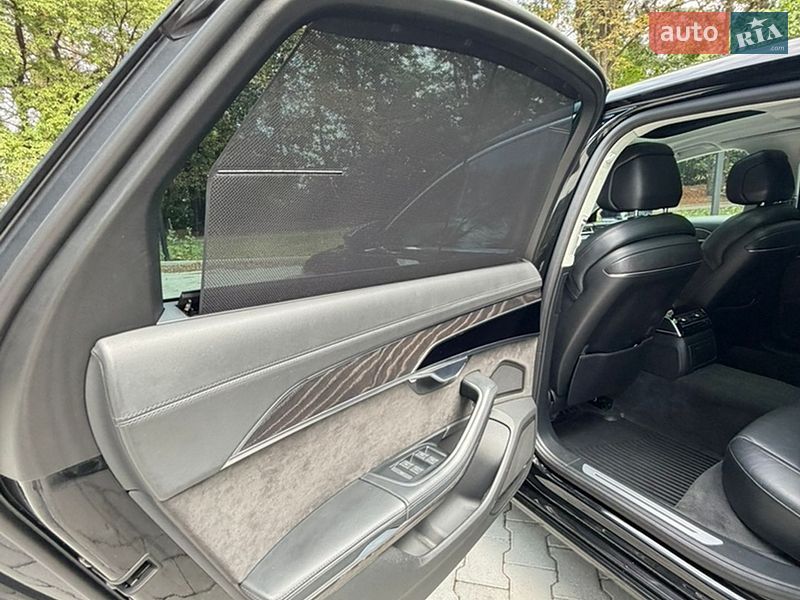 Седан Audi A8 2018 в Тернополі