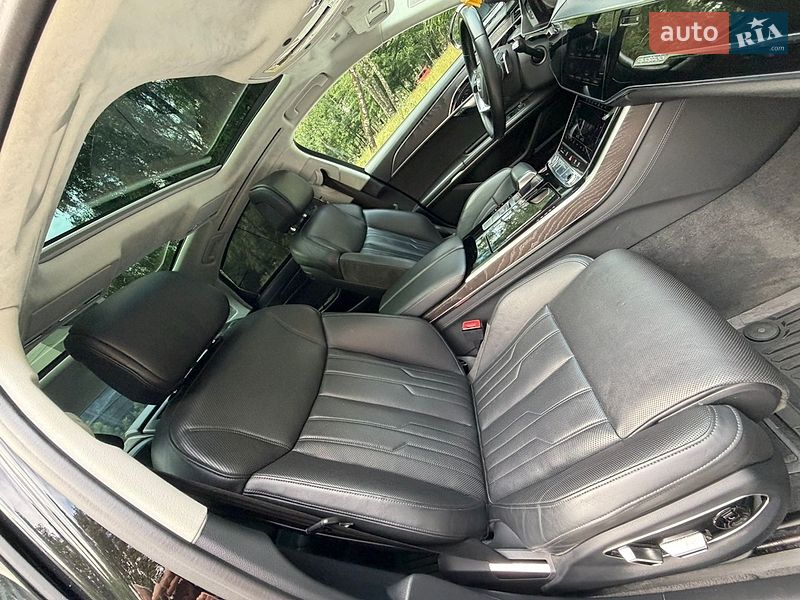 Седан Audi A8 2018 в Тернополі