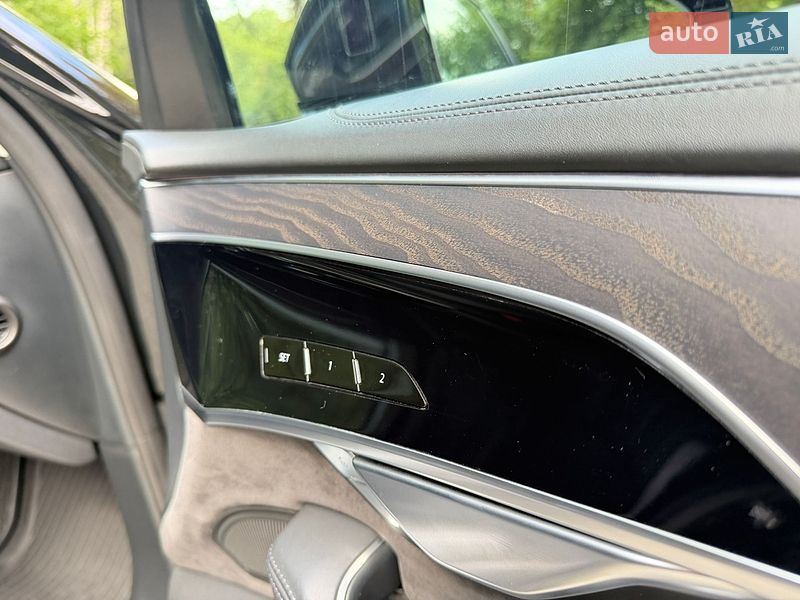 Седан Audi A8 2018 в Тернополі