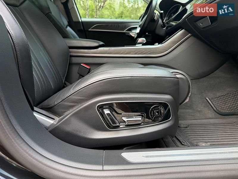 Седан Audi A8 2018 в Тернополі