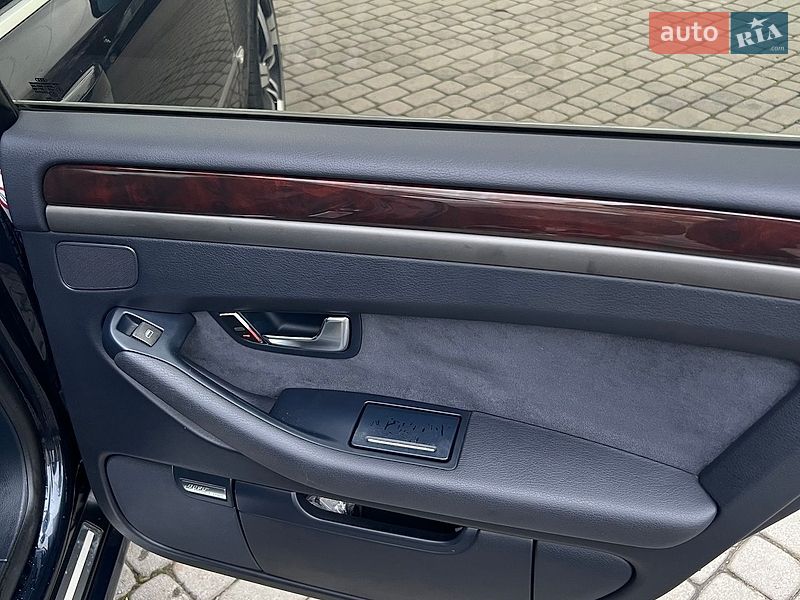 Седан Audi A8 2004 в Львове