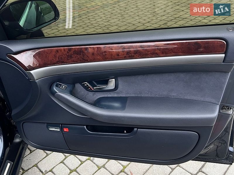 Седан Audi A8 2004 в Львові