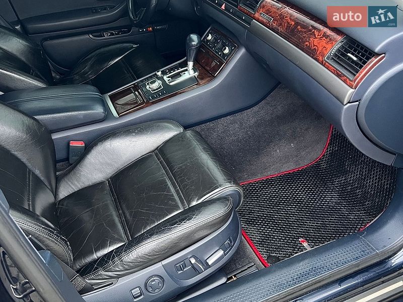 Седан Audi A8 2004 в Львові