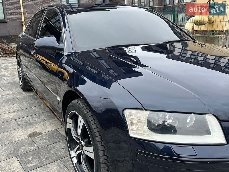 Седан Audi A8 2004 в Львові