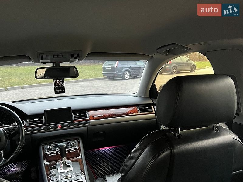 Седан Audi A8 2004 в Львові