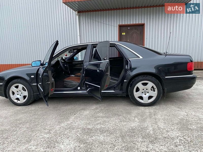 Седан Audi A8 2000 в Ярмолинцах