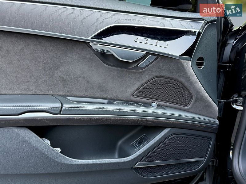 Седан Audi A8 2020 в Киеве