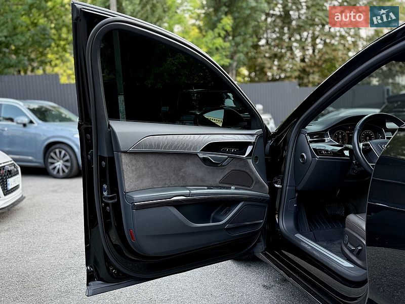 Седан Audi A8 2020 в Киеве