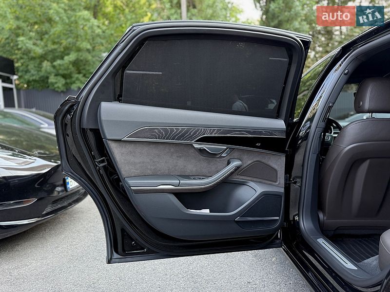 Седан Audi A8 2020 в Киеве