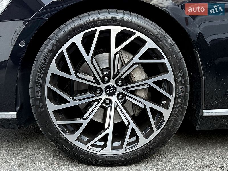 Седан Audi A8 2020 в Киеве