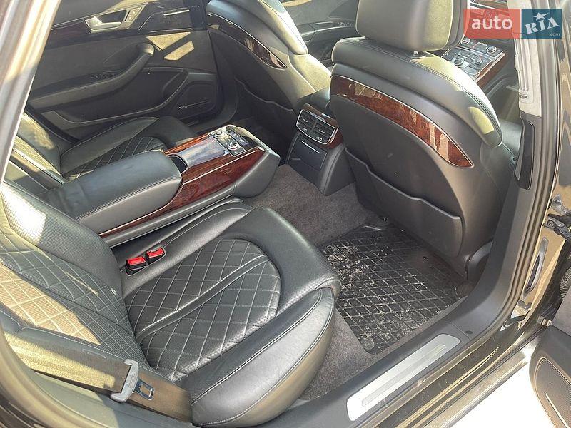 Седан Audi A8 2013 в Києві