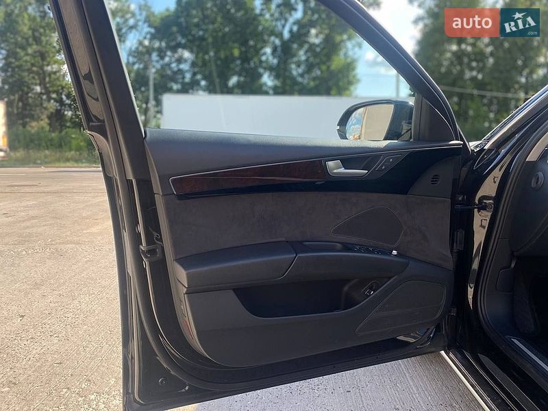 Седан Audi A8 2017 в Киеве