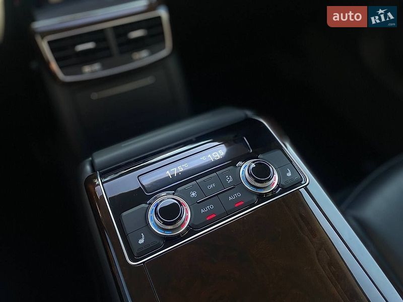 Седан Audi A8 2017 в Киеве