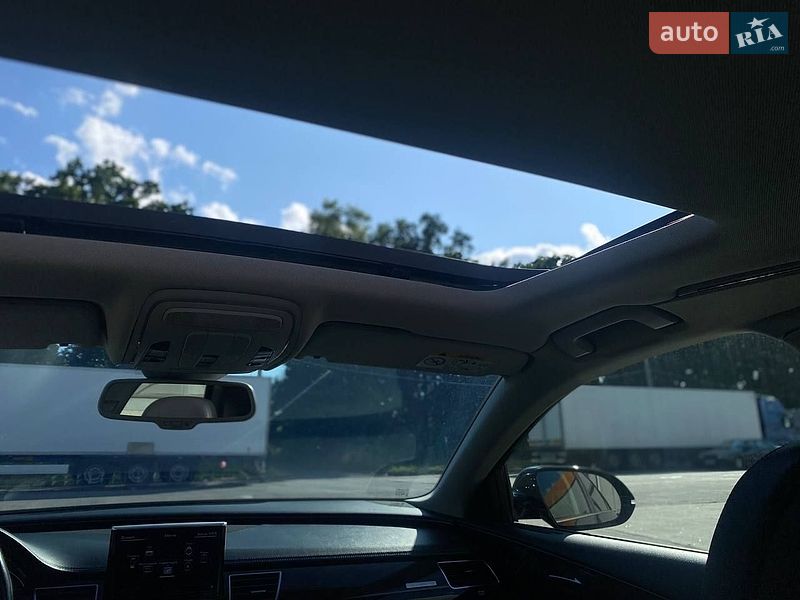 Седан Audi A8 2017 в Киеве
