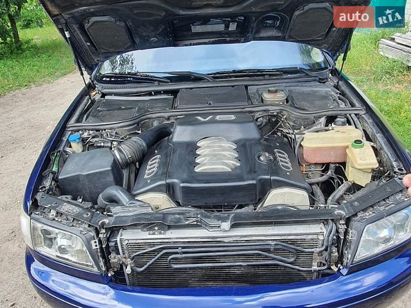Седан Audi A8 1996 в Києві
