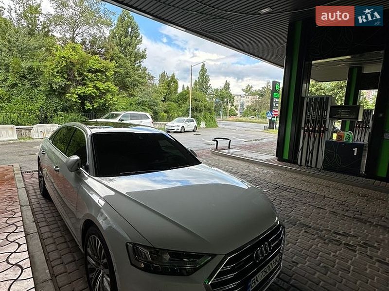 Седан Audi A8 2018 в Киеве фото 40 Седан Audi A8 2018 в Киеве