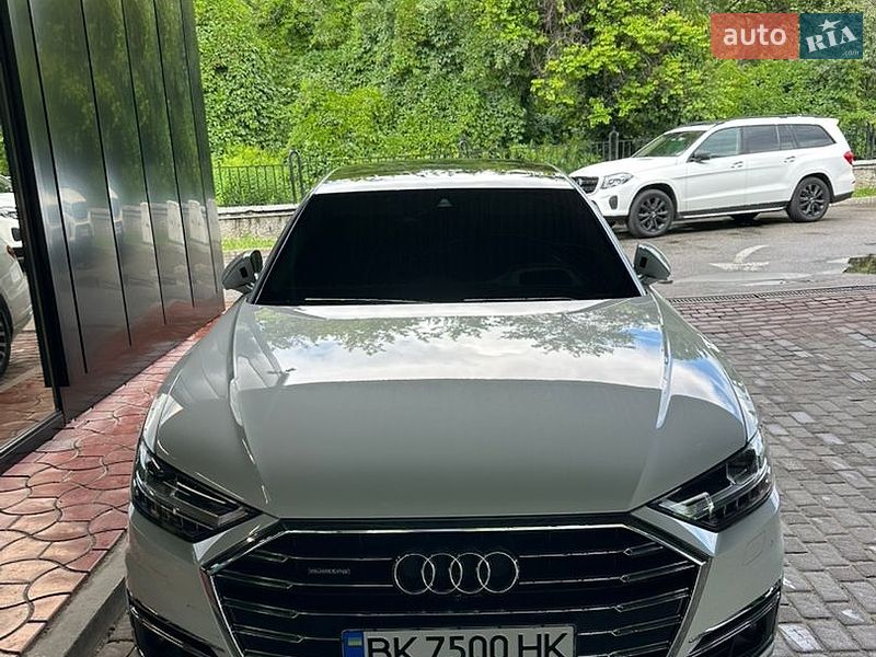 Седан Audi A8 2018 в Киеве фото 45 Седан Audi A8 2018 в Киеве