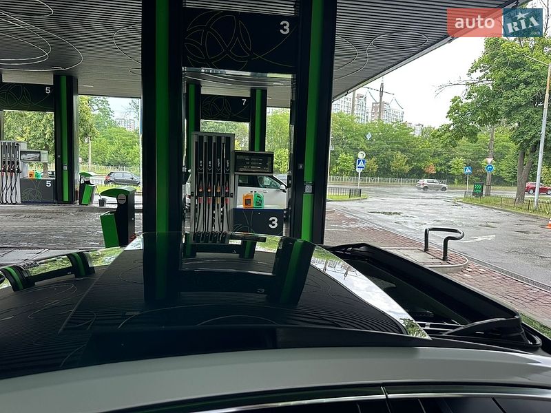 Седан Audi A8 2018 в Киеве фото 60 Седан Audi A8 2018 в Киеве