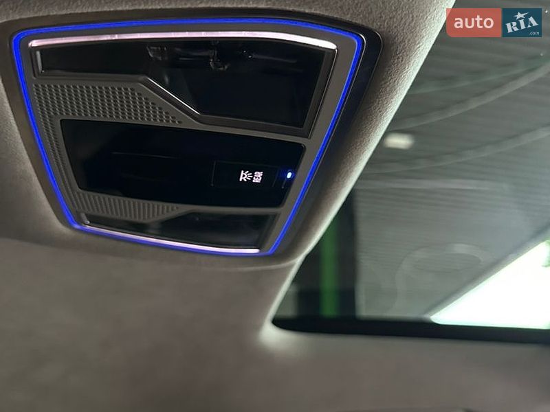 Седан Audi A8 2018 в Киеве фото 71 Седан Audi A8 2018 в Киеве