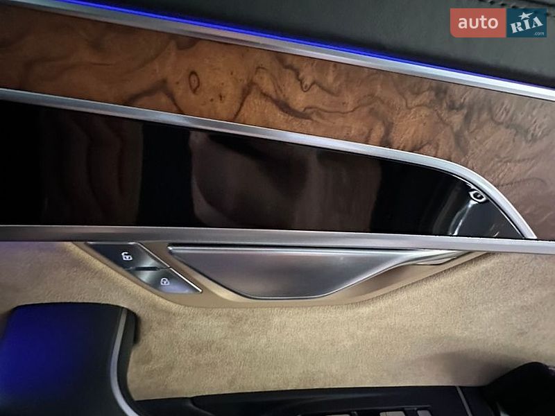 Седан Audi A8 2018 в Киеве фото 77 Седан Audi A8 2018 в Киеве