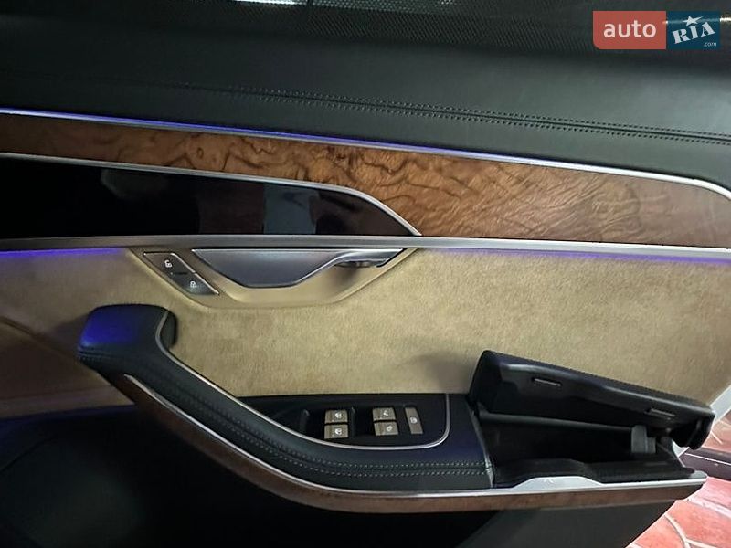 Седан Audi A8 2018 в Киеве фото 79 Седан Audi A8 2018 в Киеве