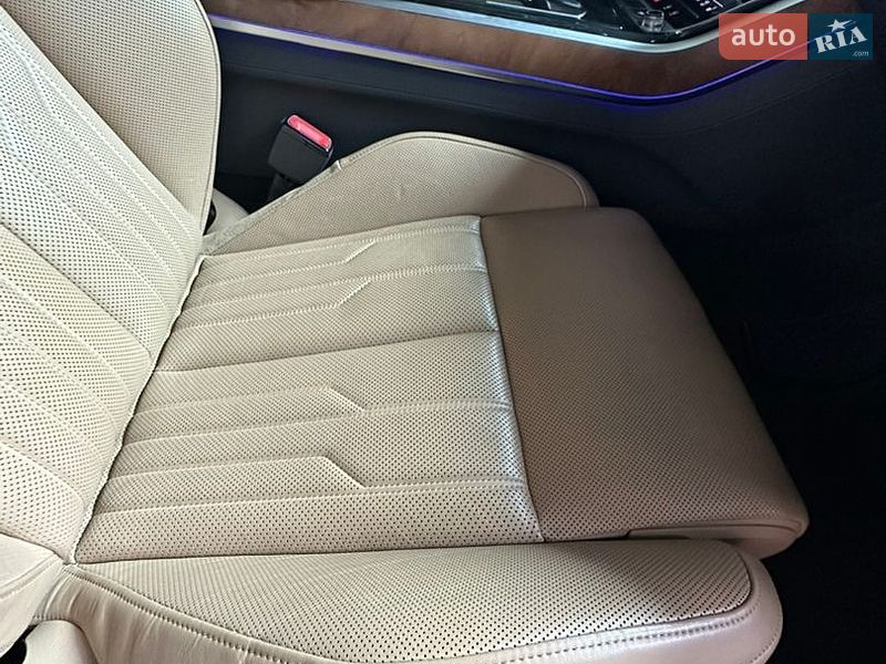 Седан Audi A8 2018 в Киеве фото 81 Седан Audi A8 2018 в Киеве