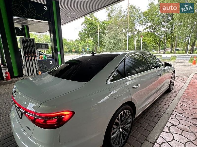 Седан Audi A8 2018 в Киеве фото 85 Седан Audi A8 2018 в Киеве