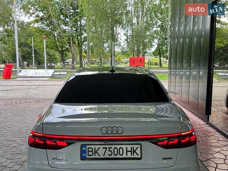 Седан Audi A8 2018 в Киеве фото 88 Седан Audi A8 2018 в Киеве