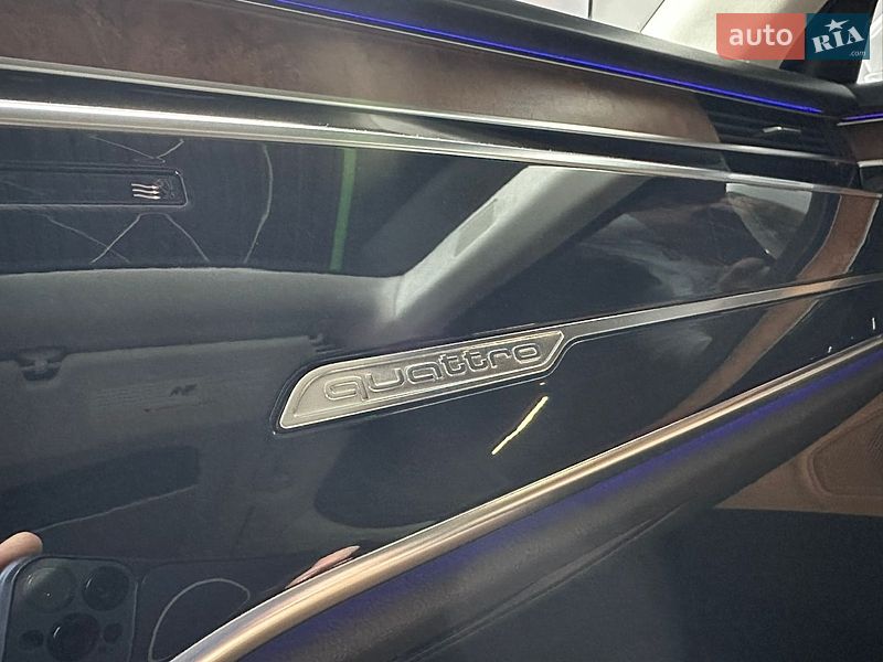 Седан Audi A8 2018 в Киеве фото 90 Седан Audi A8 2018 в Киеве