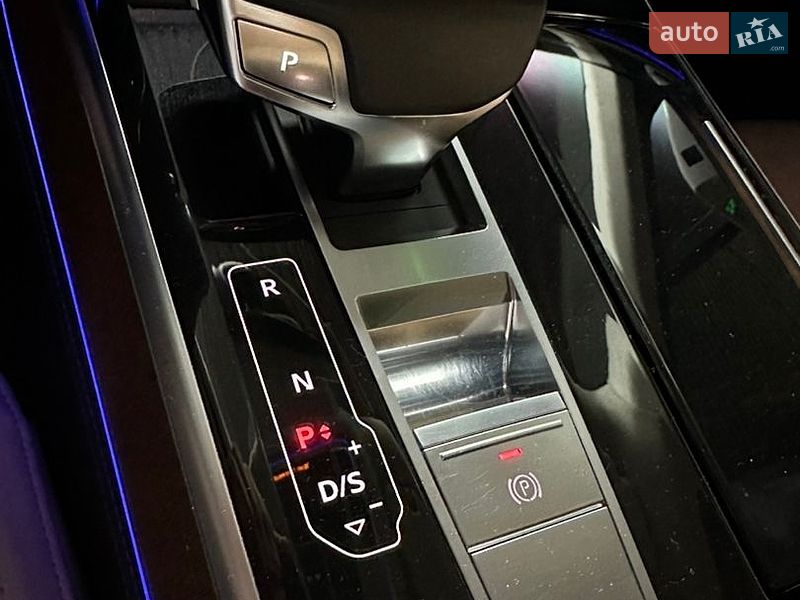 Седан Audi A8 2018 в Киеве фото 106 Седан Audi A8 2018 в Киеве