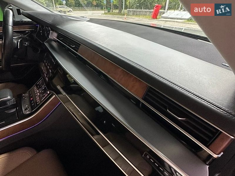 Седан Audi A8 2018 в Киеве фото 117 Седан Audi A8 2018 в Киеве