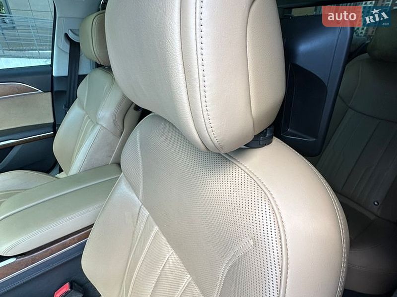 Седан Audi A8 2018 в Киеве фото 120 Седан Audi A8 2018 в Киеве