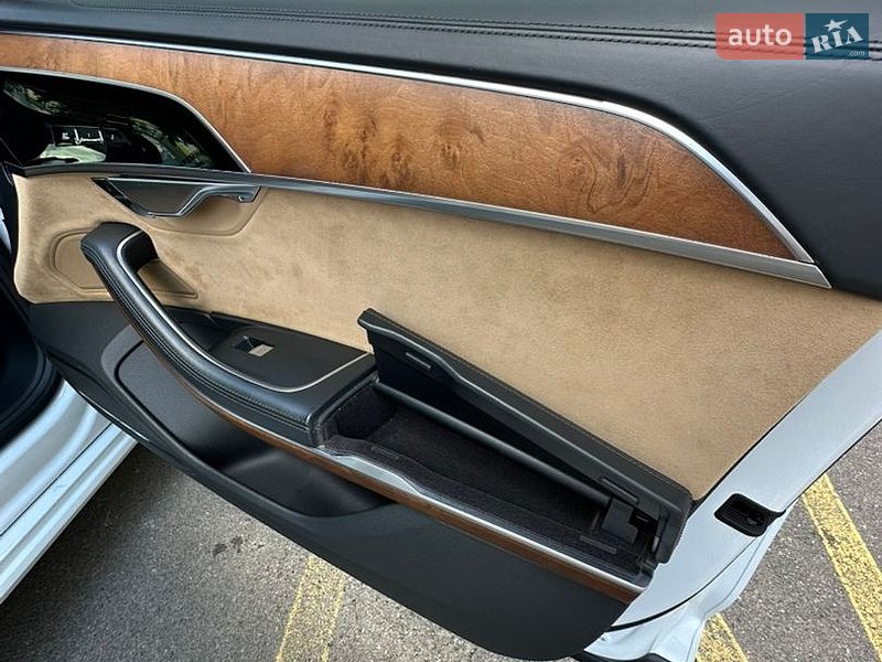 Седан Audi A8 2018 в Киеве фото 140 Седан Audi A8 2018 в Киеве