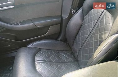 Седан Audi A8 2012 в Новоселице
