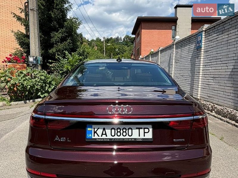 Седан Audi A8 2018 в Києві